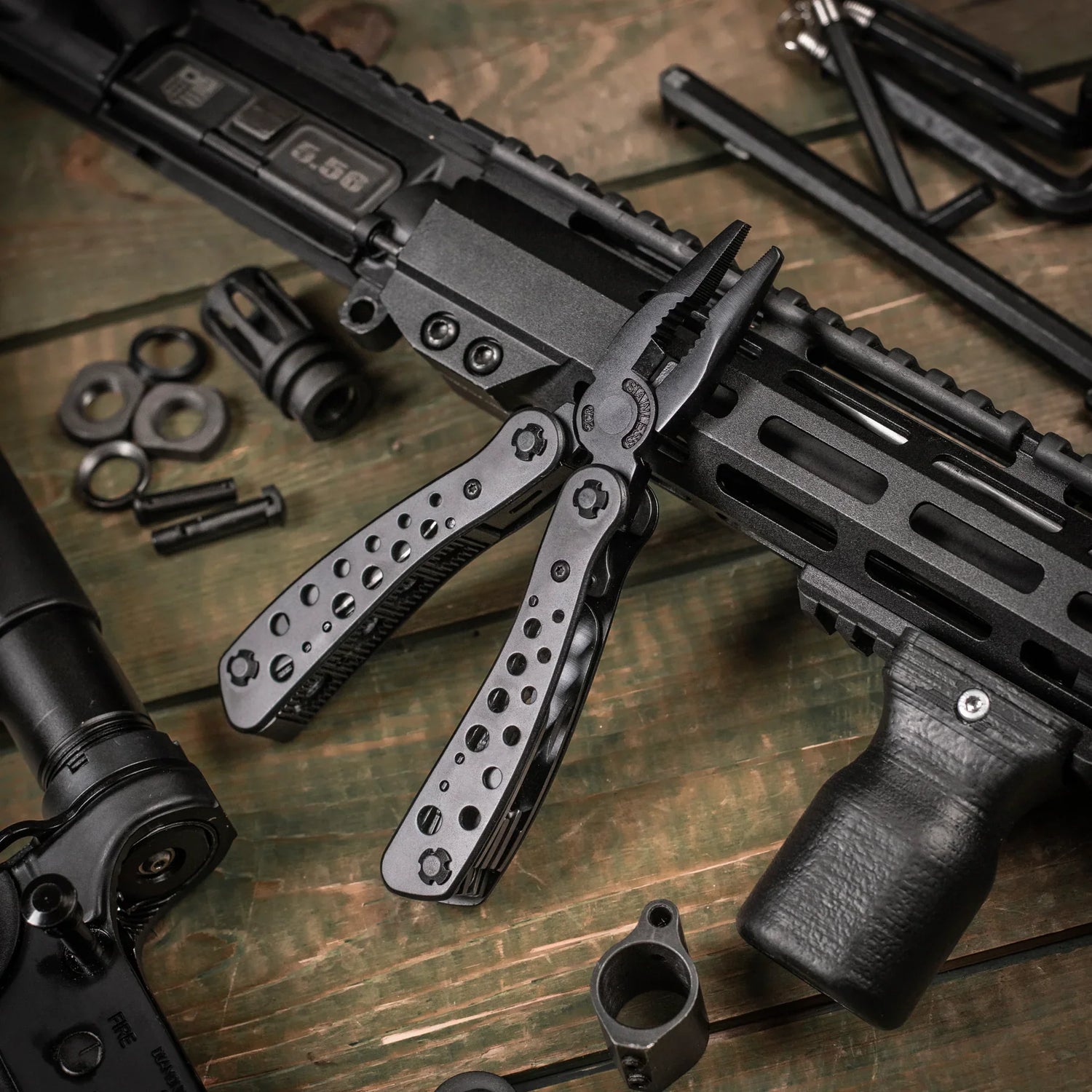 Multitools & Knives